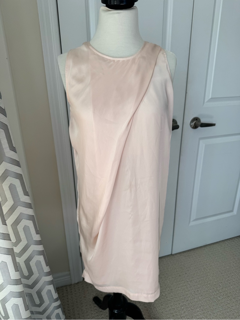 H&M Sleeveless Draped Shift Dress in Blush size 2